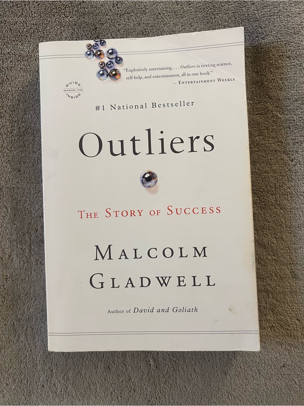 OUTLIERS SOFTCOVER BOOK BY MALCOLM GLADWELL EUC